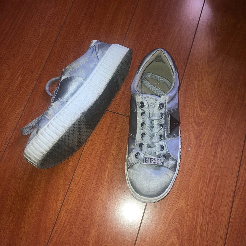 Skater girl guess sneakers
